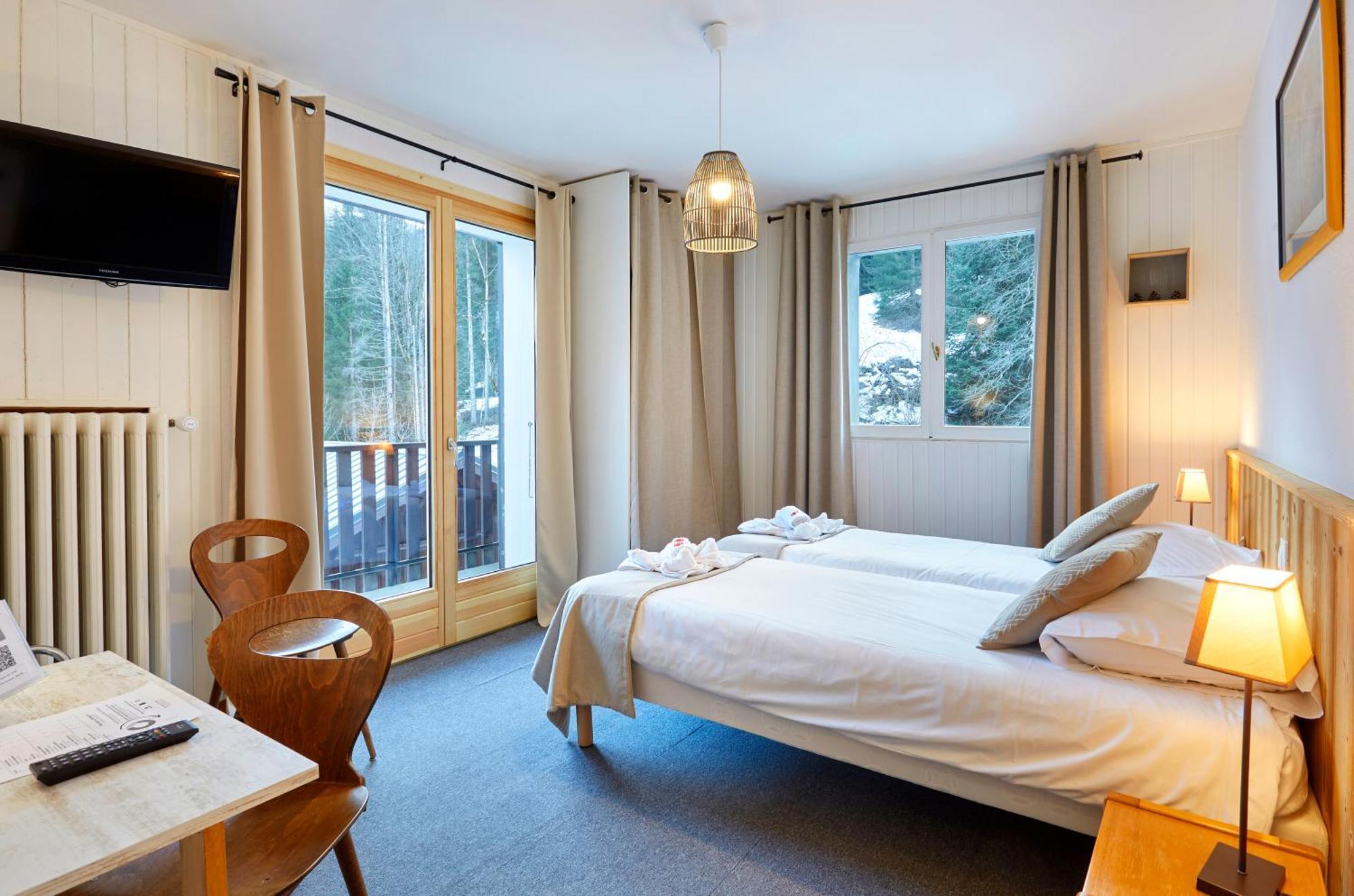 Hotel Eliova L'Eau Vive Chatel Exterior photo